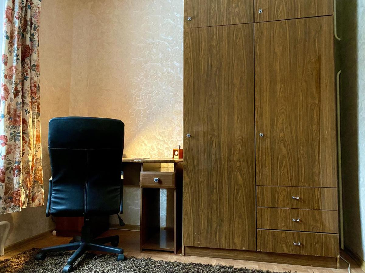 Spacious 3-Room Apartment & Parking Riga Esterno foto