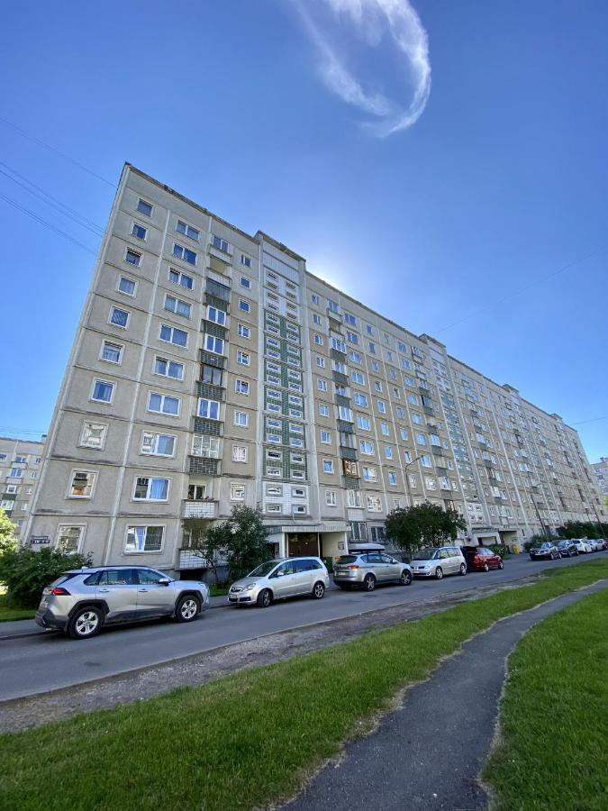 Spacious 3-Room Apartment & Parking Riga Esterno foto