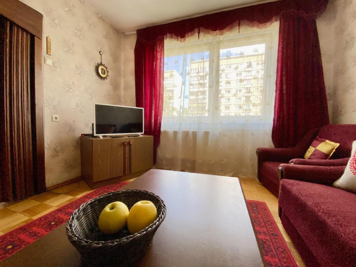 Spacious 3-Room Apartment & Parking Riga Esterno foto